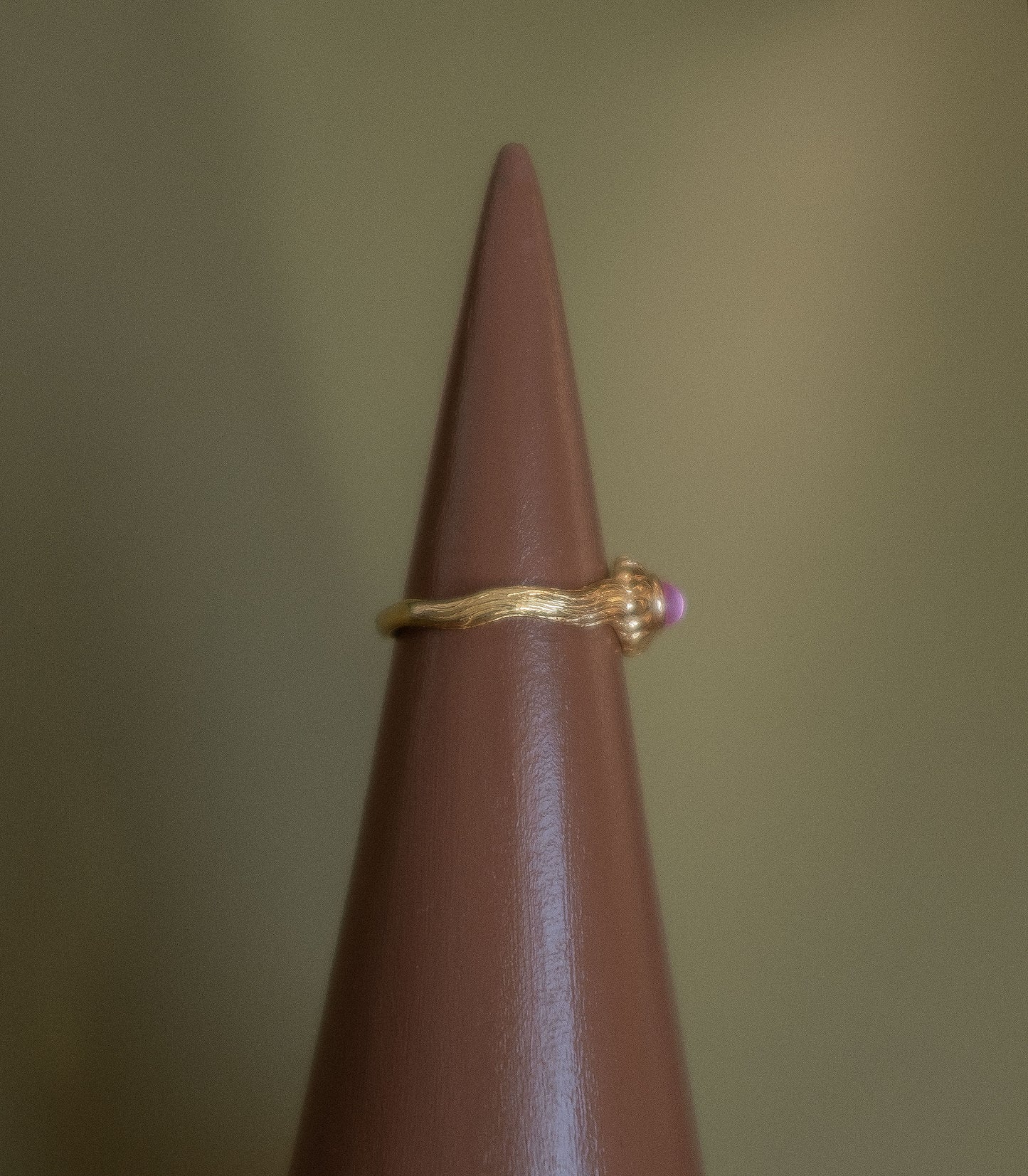 The Telga Ring - Cabochon