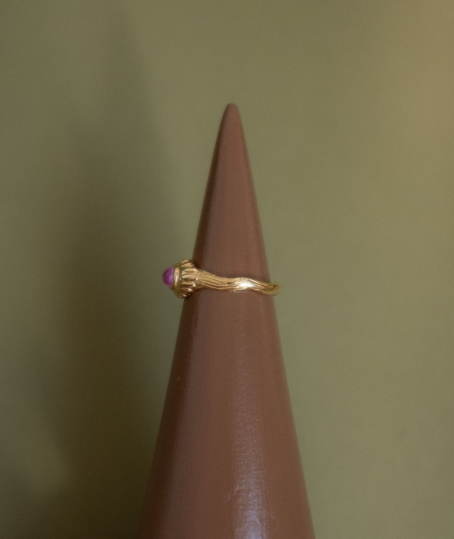 The Telga Ring - Cabochon