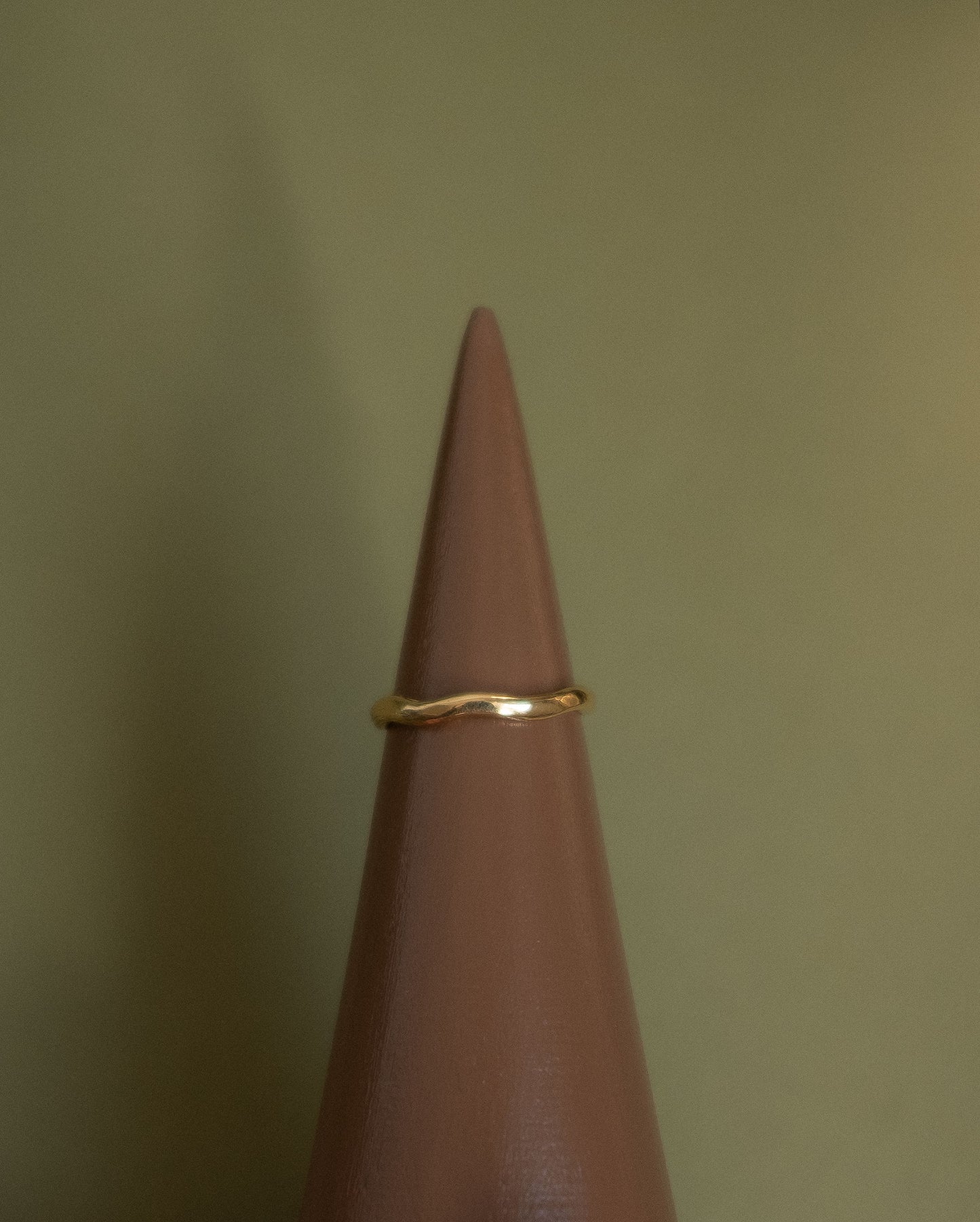 The Telga Ring - Cabochon