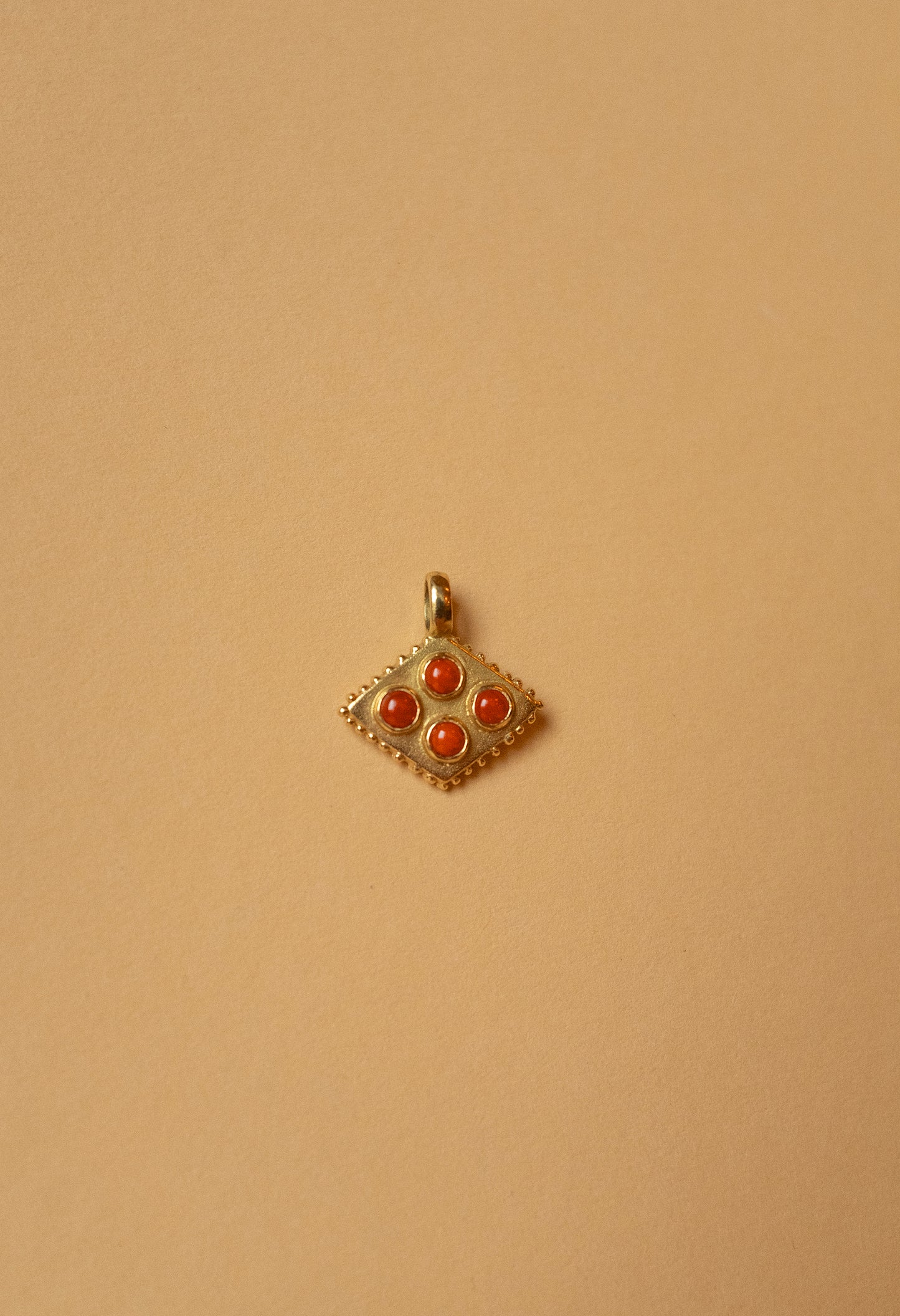 Fyra Pendant - 18k Antique Coral