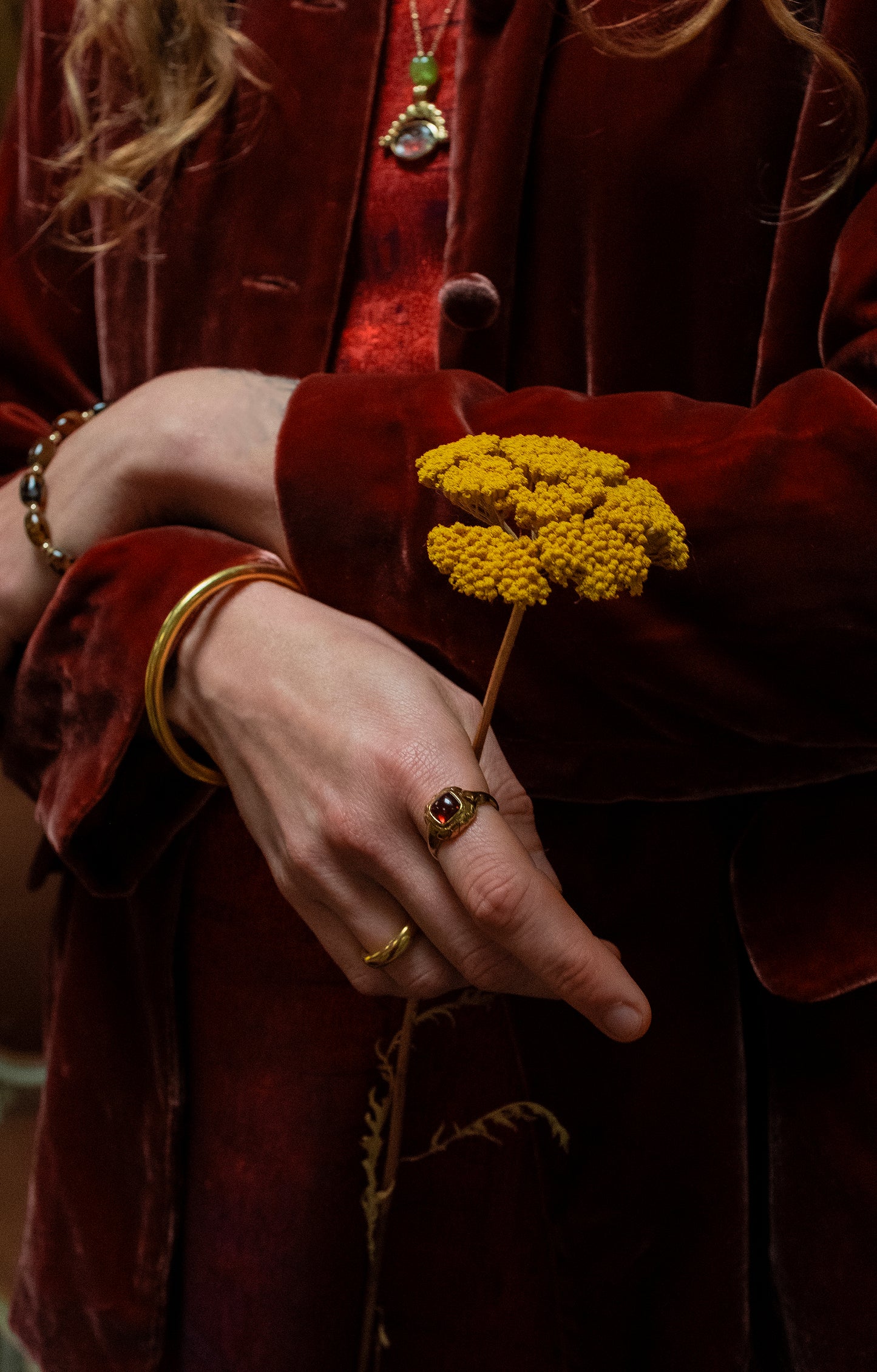 Akres Ring - cabochon stone