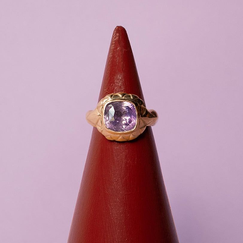 Akres Ring - faceted stone