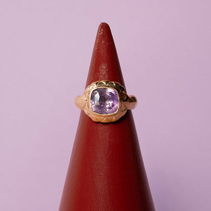 Akres Ring - faceted stone