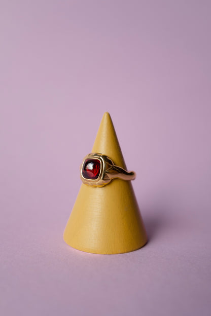 Akres Ring - cabochon stone