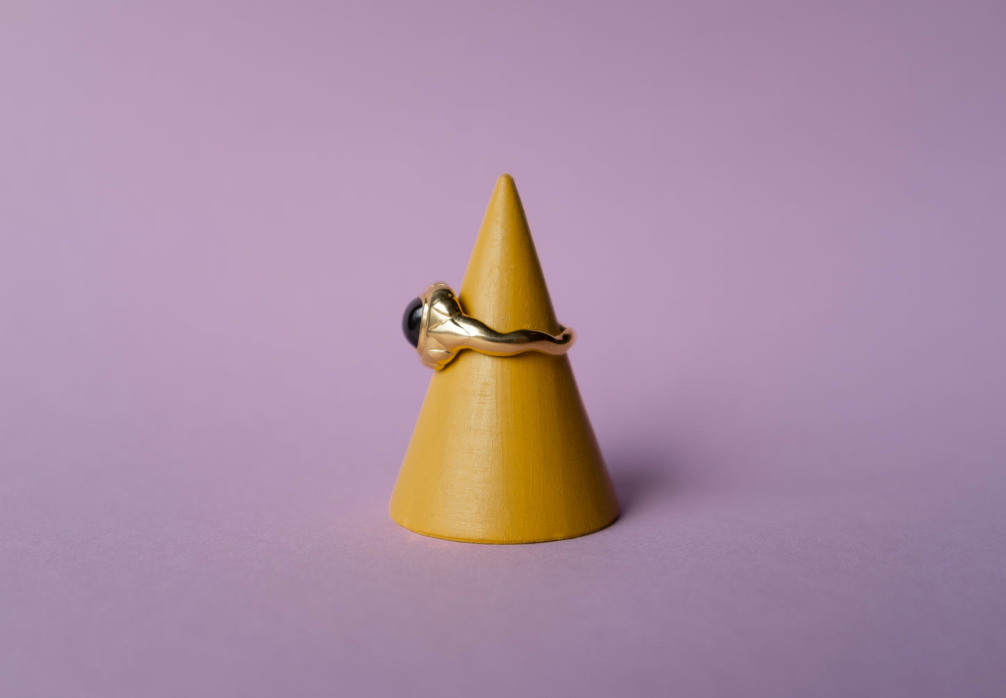 Akres Ring - cabochon stone