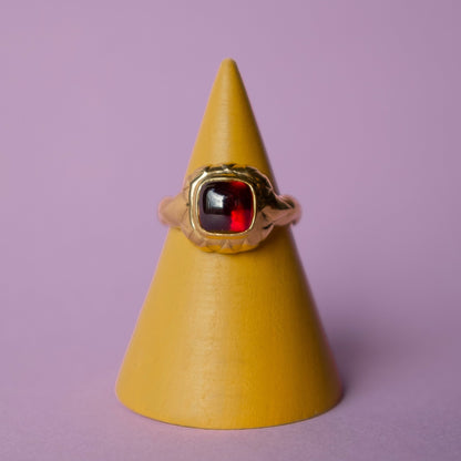 Akres Ring - cabochon stone