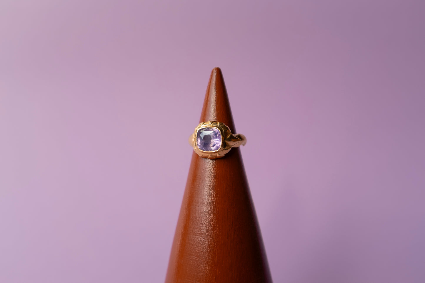 Akres Ring - faceted stone