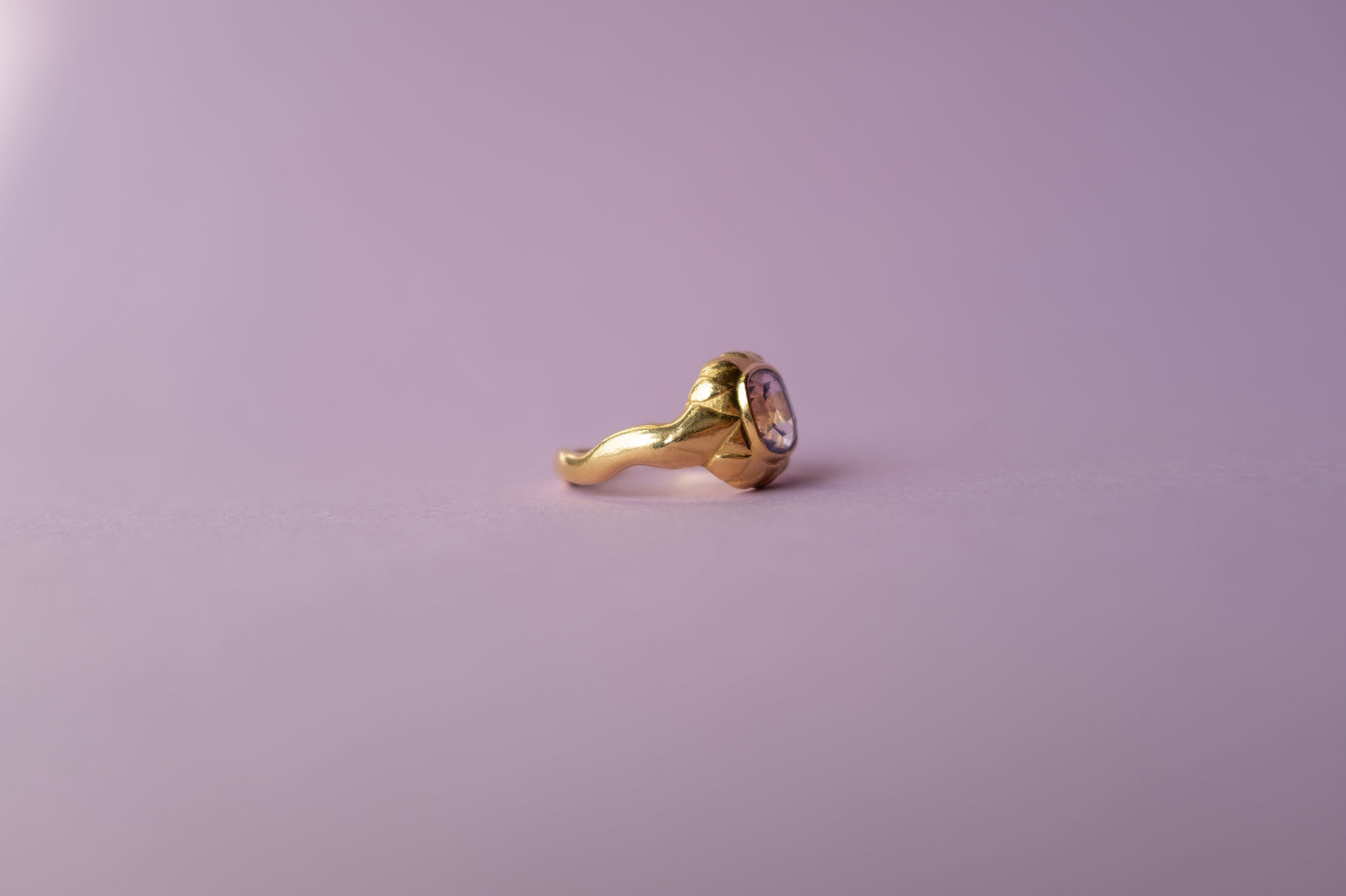 Akres Ring - faceted stone