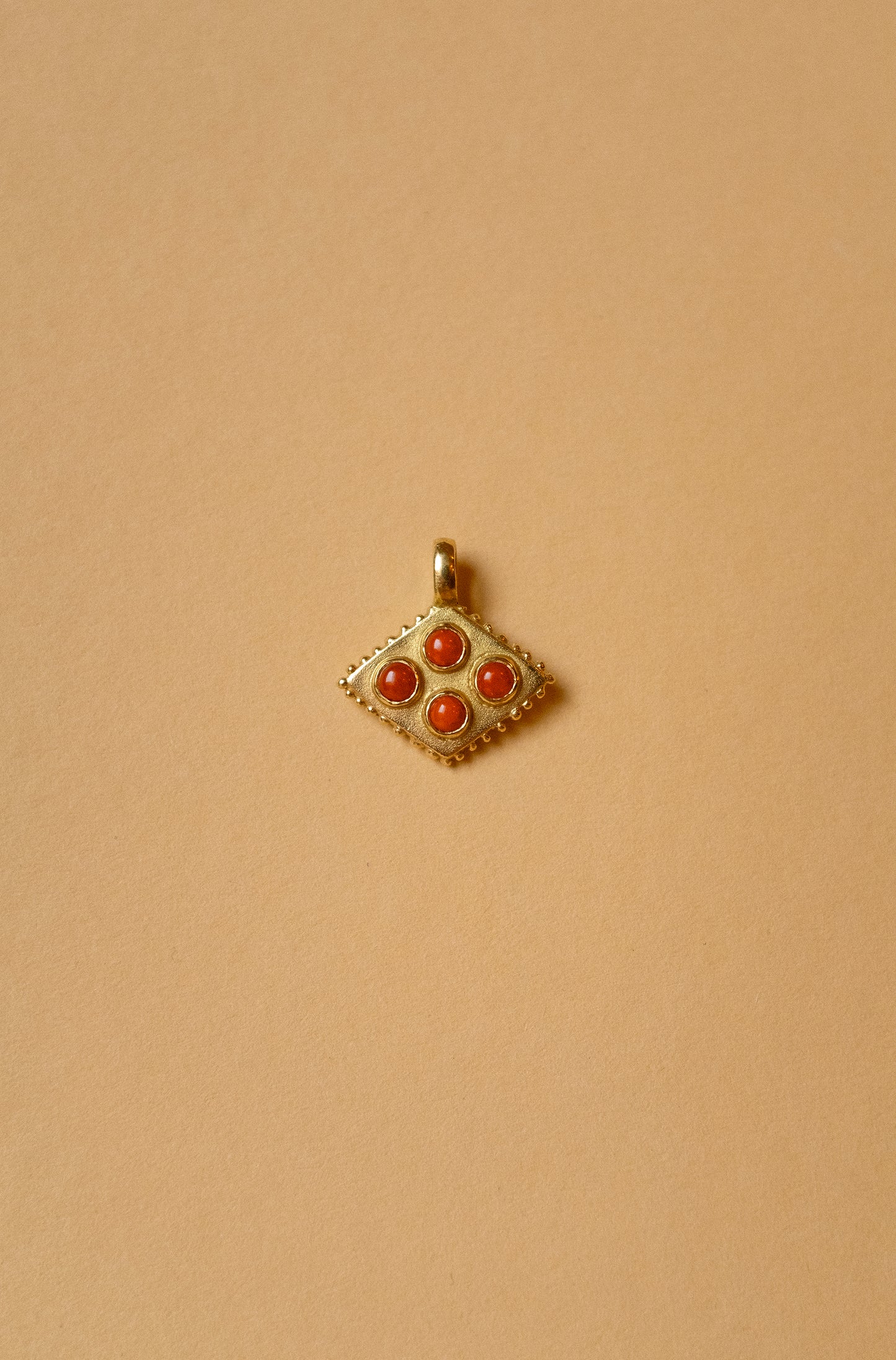 Fyra Pendant - 18k Antique Coral