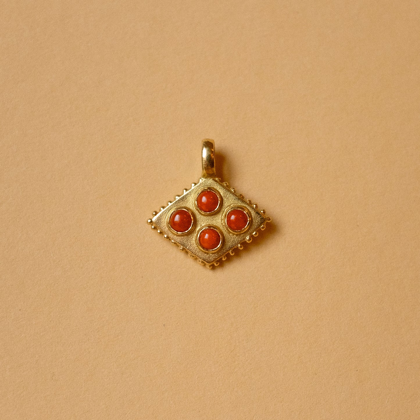 Fyra Pendant - 18k Antique Coral